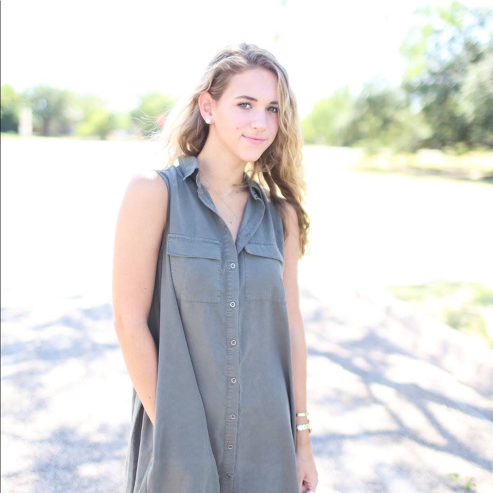 Sleeveless button down dress
